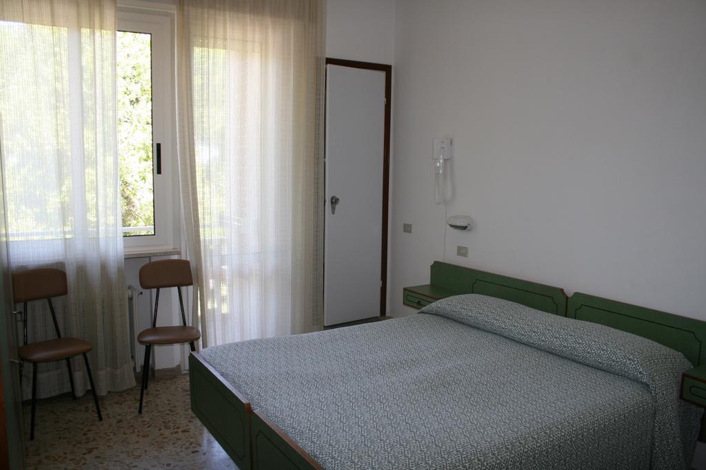 Albergo Da Siro Misano Adriatico Quarto foto